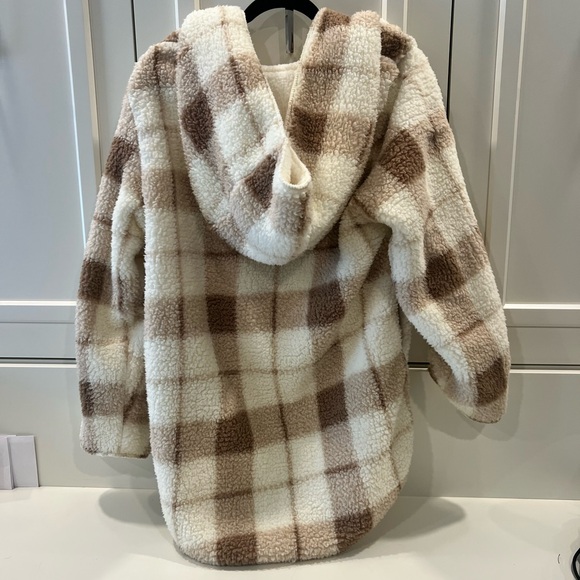 Cozy Plaid Sherpa Jacket - Picture 2 of 3